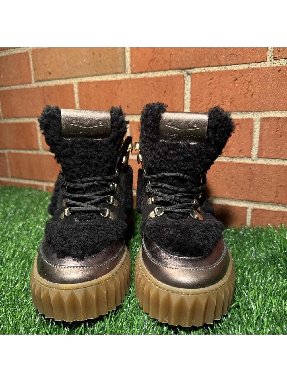 VNDS Voile Blanche Eva Shearling/Metallic Leather Women’s Hiking Boot Size 7W/37